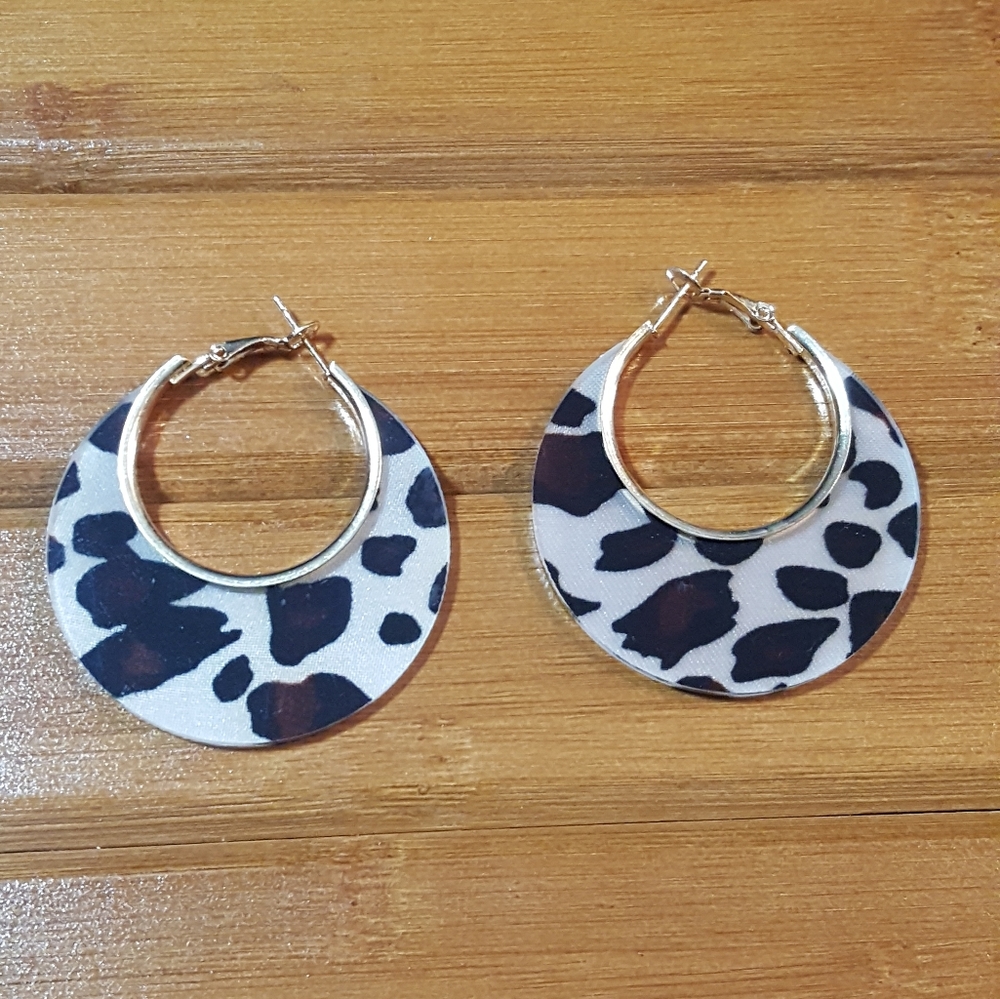 LUCITE  ANIMAL PRINT HOOP EARRINGS